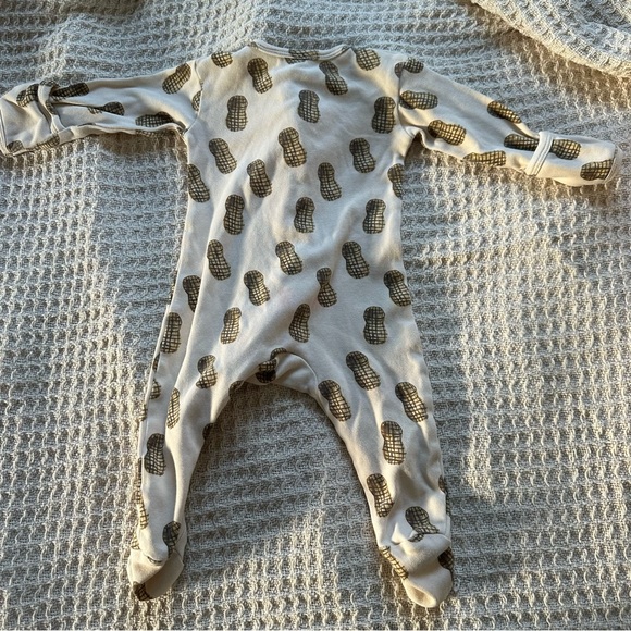 Kate Quinn Footie - Picture 2 of 4